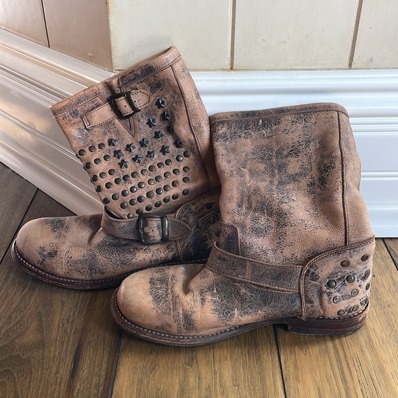 Bed Stu leather slip on boots in very good condition! Women’s Size 7 !!! - Picture 2 of 7